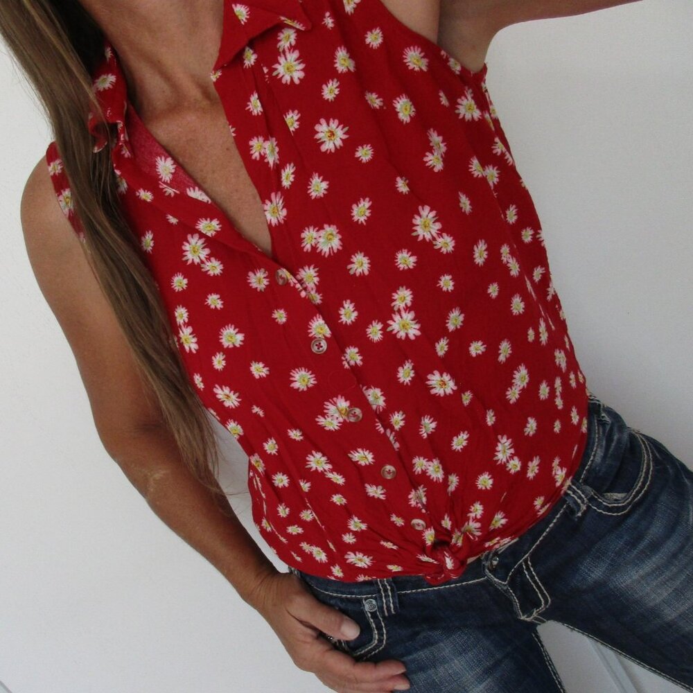 No Boundaries Sleeveless Top Red Flower Print Size Large